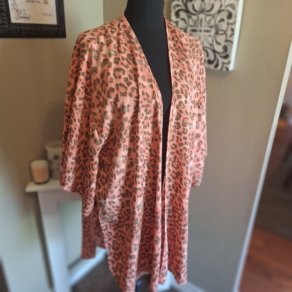 NICE! Pinkish Coral Leopard Print Kimono Sz Large By mts - Picture 11 of 16